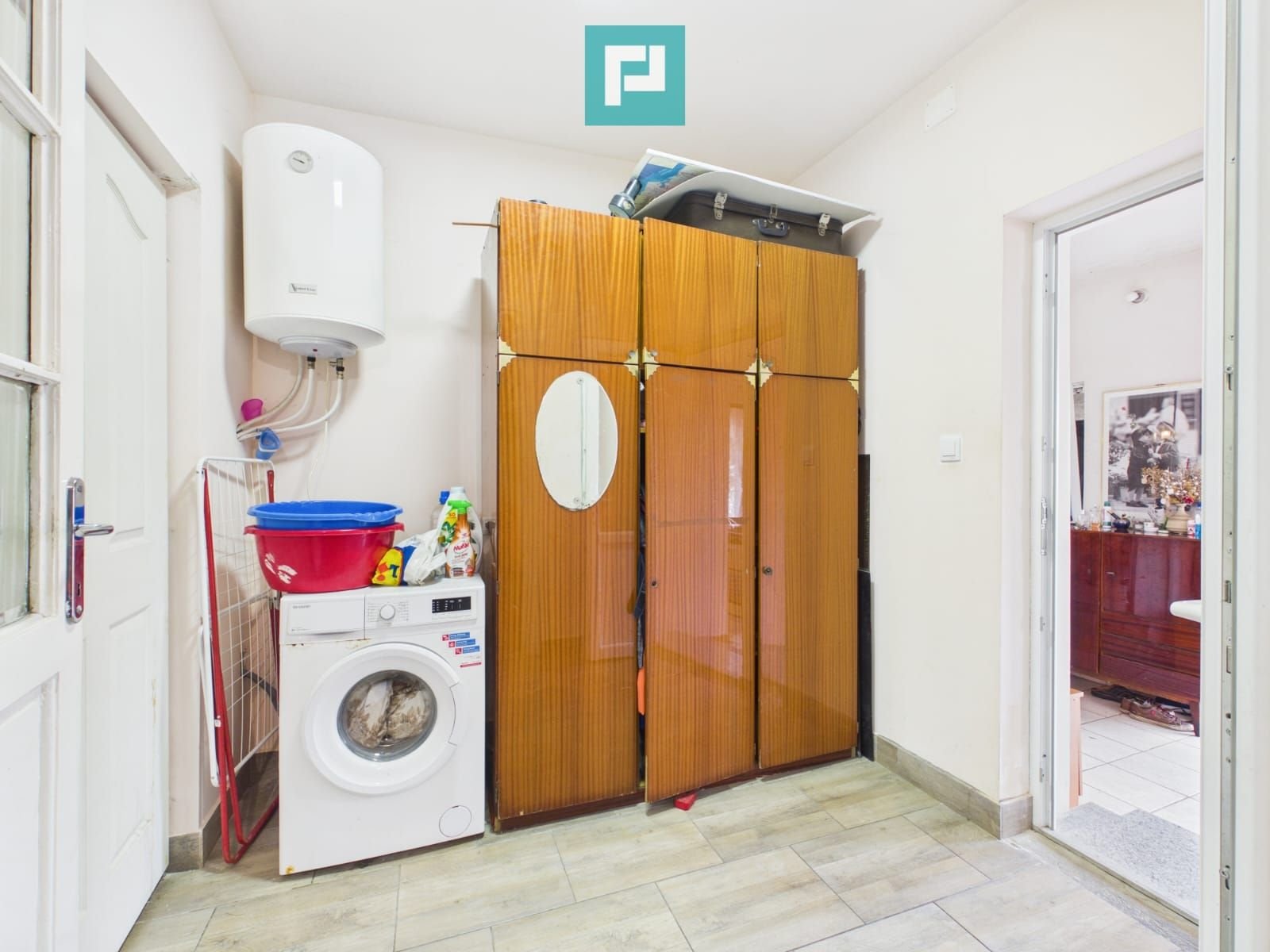 7e3c7d22843b4e539b362e5536f7ef92 Casă individuală cu 4 camere, zona Centrală