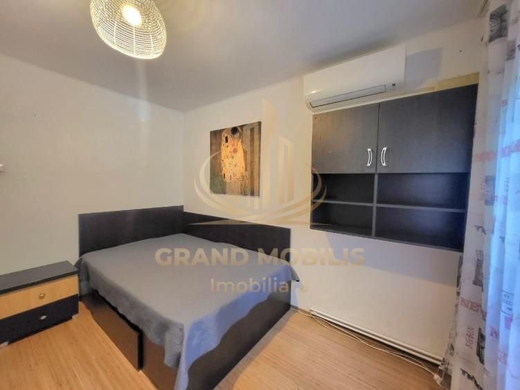Apartament 4 camere , decomandat,  renovat,centrala proprie,