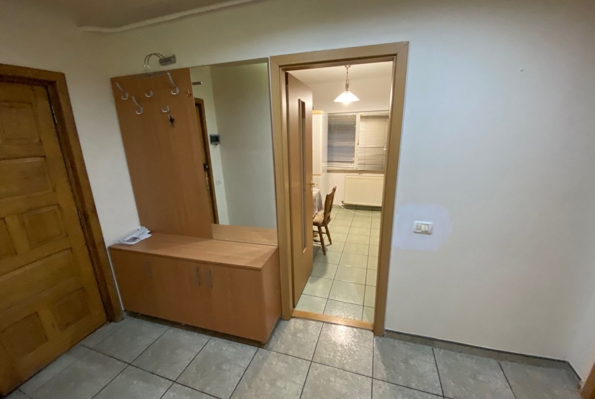 Apartament cu 2 camere zona City Mall
