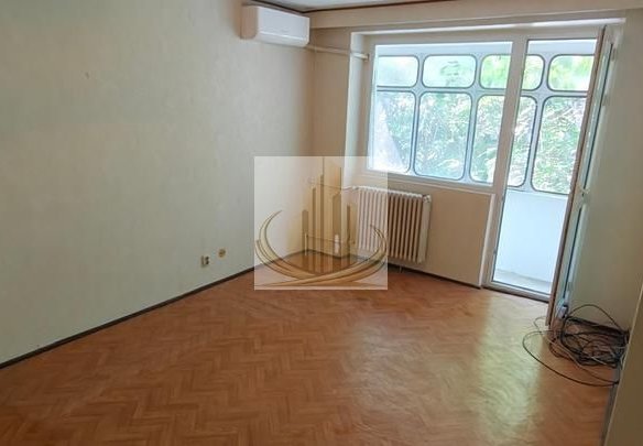 Vanzare apartament 3 camere decomandat Tineretului