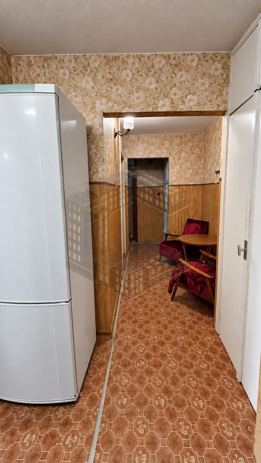 Apartament cu 3 camere, decomandat, centrala,etaj intermediar, Lipovei