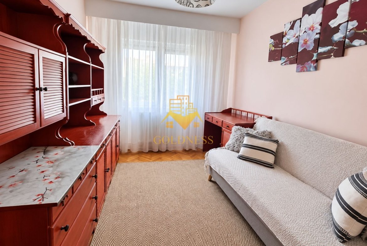 3 camere