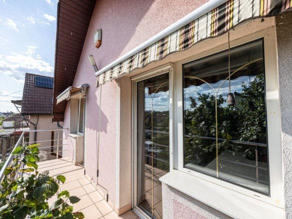 Vilă cu 6 camere în zona rezidențială – Poltura