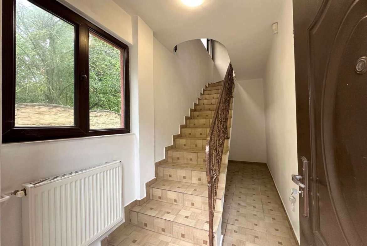 Inchiriere casă complet renovată cu 4 camere  Băneasa, Sector 1