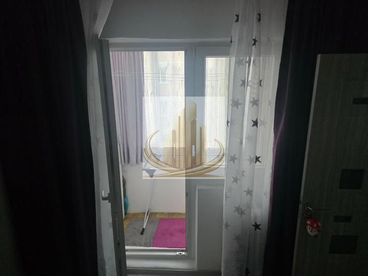 Apartament 3 camere, etaj 2, balcon închis, Calea Șagului