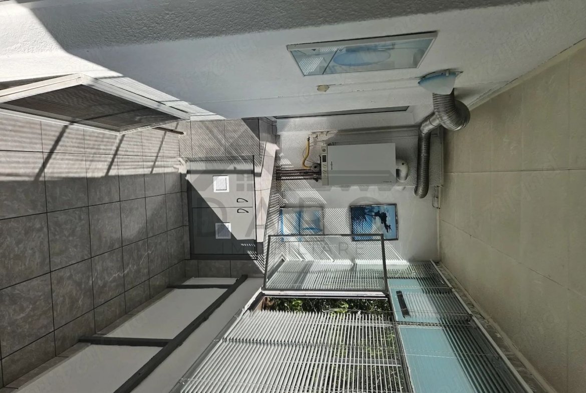 Vând ap. 2 camere Tudor-zona Pensiunea Europa, însorit, zona linistita+ Garaj