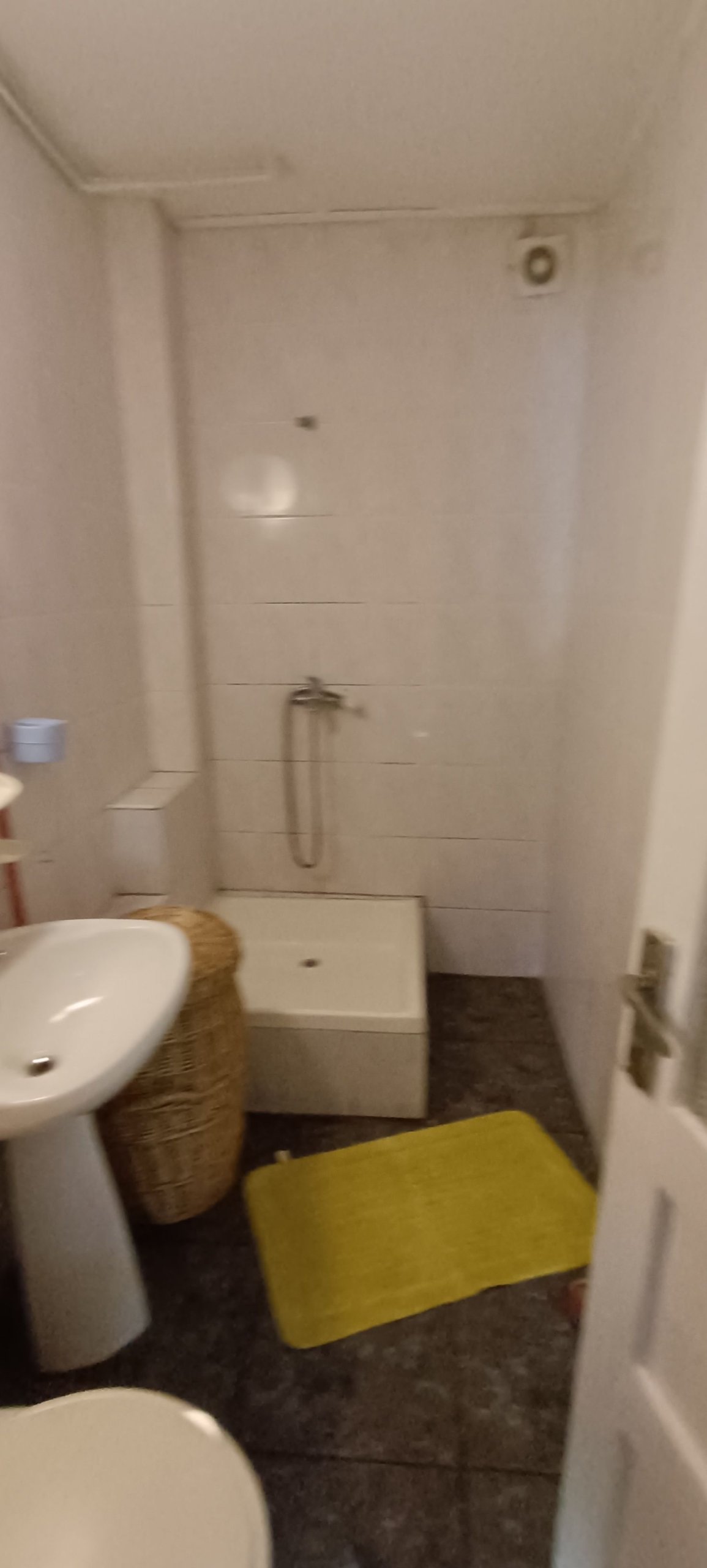 833c89cf25db405e989c3908e5c821ae Apartament de închiriat la curte comună chiar în Complexul Studențesc