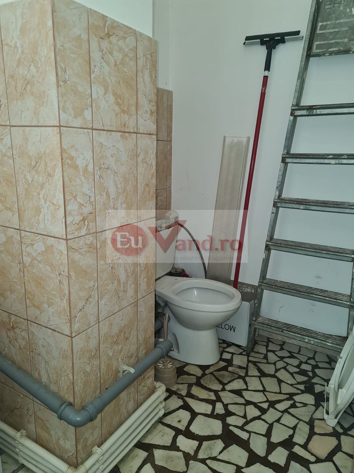 8350535ef7fe4a2cb32b995010154a82 Spatiu comercial de vanzare – 85 mp – Strada Navelor, Faleza Dunarii