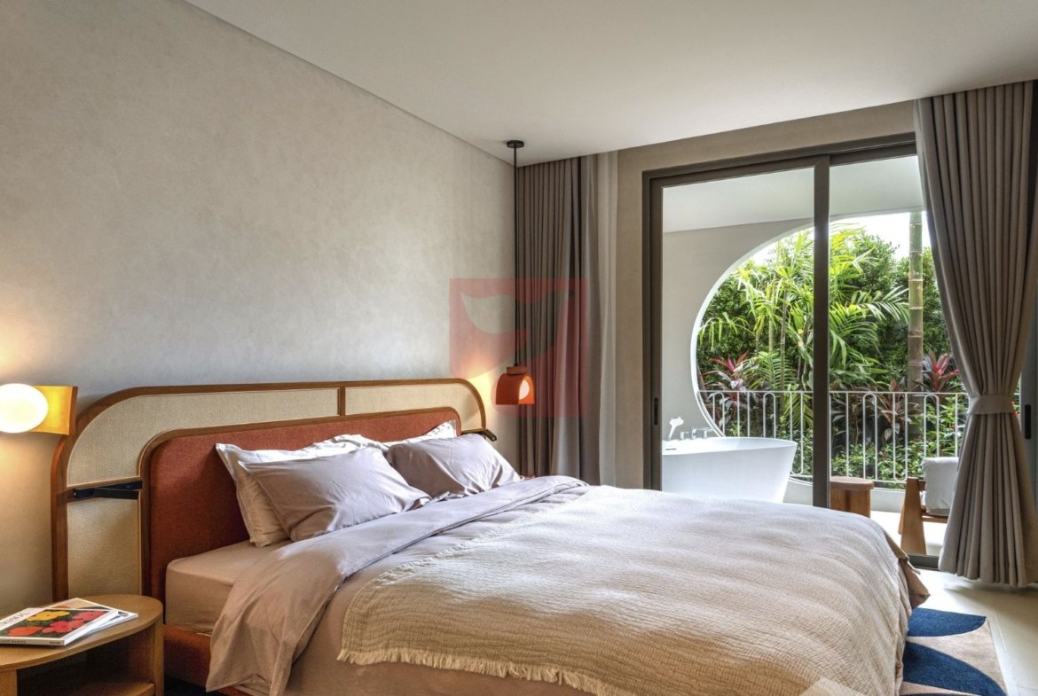 Freehold, The Standard Residences
