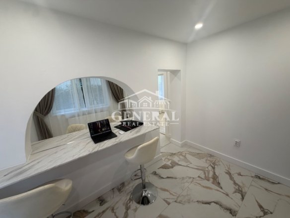 De vanzare ap. 4 camere 135m situat centrul orasului Baia Mare Renovat