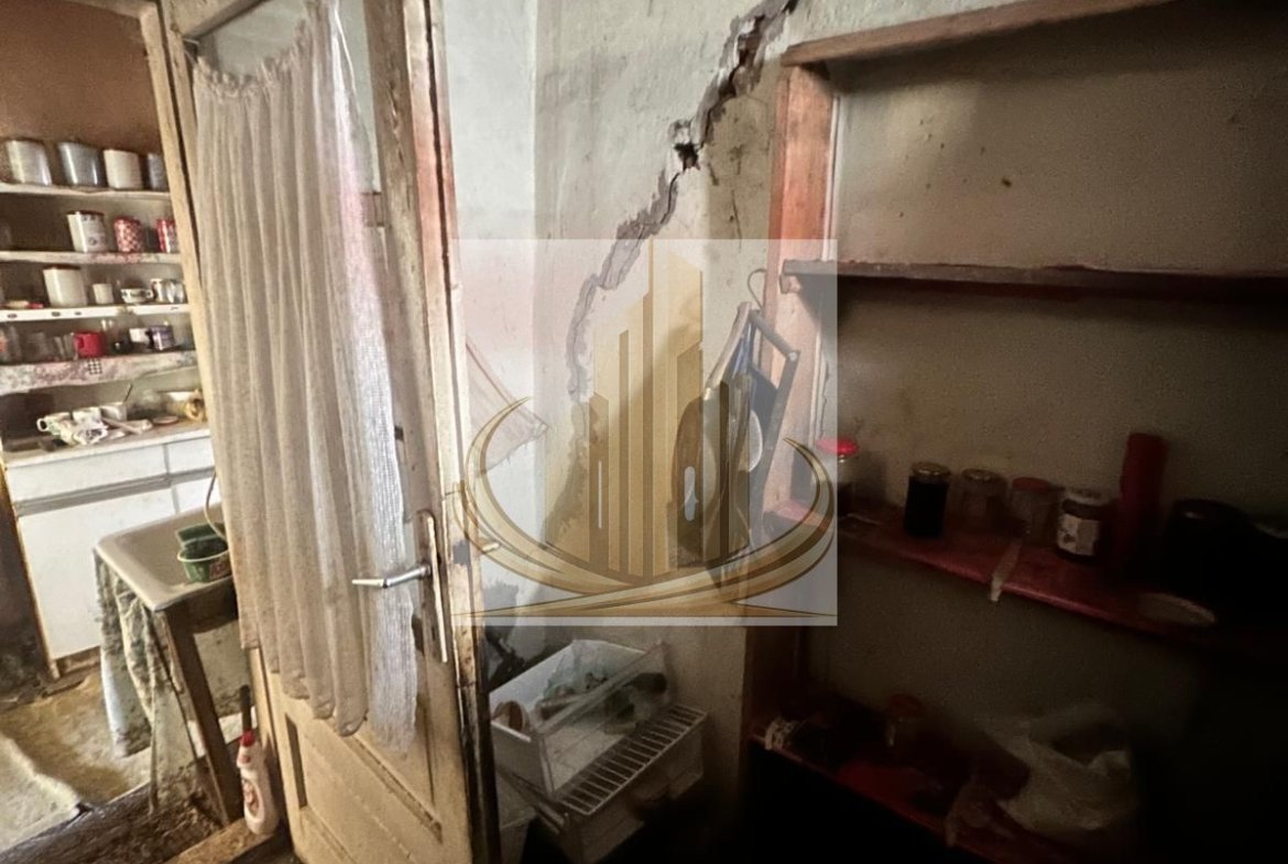 Casă individuală Plopi, 60 mp utili, teren 477 mp, necesită renovare