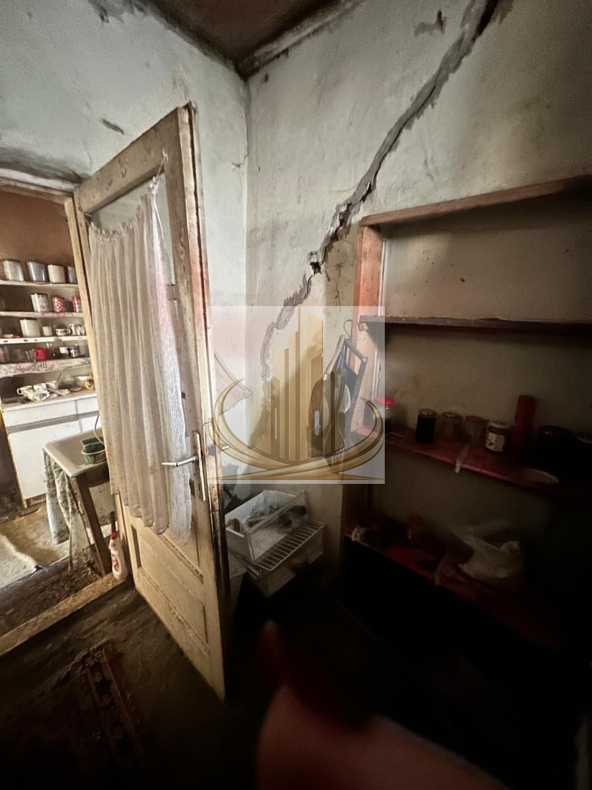 Casă individuală Plopi, 60 mp utili, teren 477 mp, necesită renovare