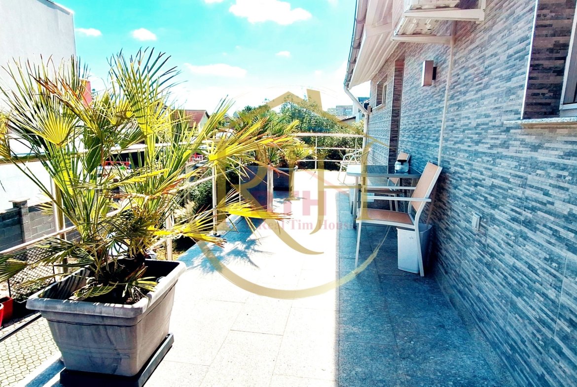 Oferim spre vanzare, proprietate deosebita, 7 camere, zona Modern