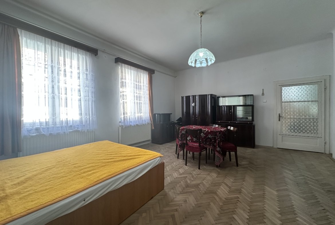 Apartament in casa spațios la doar 5-7 minute de Centrul Istoric