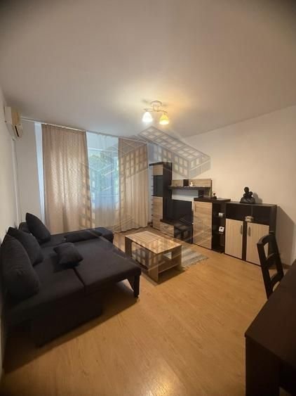Apartament 2 camere, semidecomandat, centrala, de vanzare