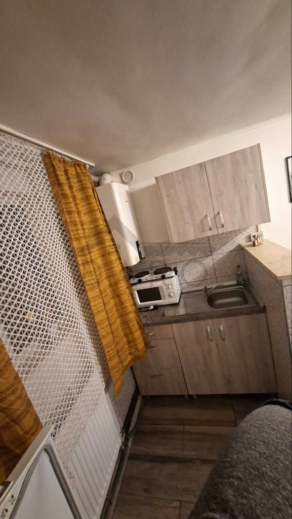 88af1e055d1e46bbb1dc21d2f8485ba5 Inchiriez garsoniera zona UMF