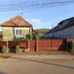 Vând casă in Ernei de 66 mp si teren in suprafață de 2530 mp