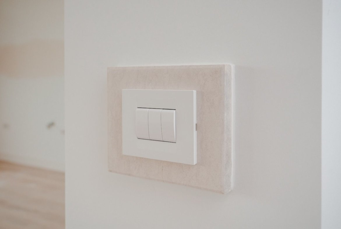Titan- 1 Decembrie /Bloc boutigue- living generos