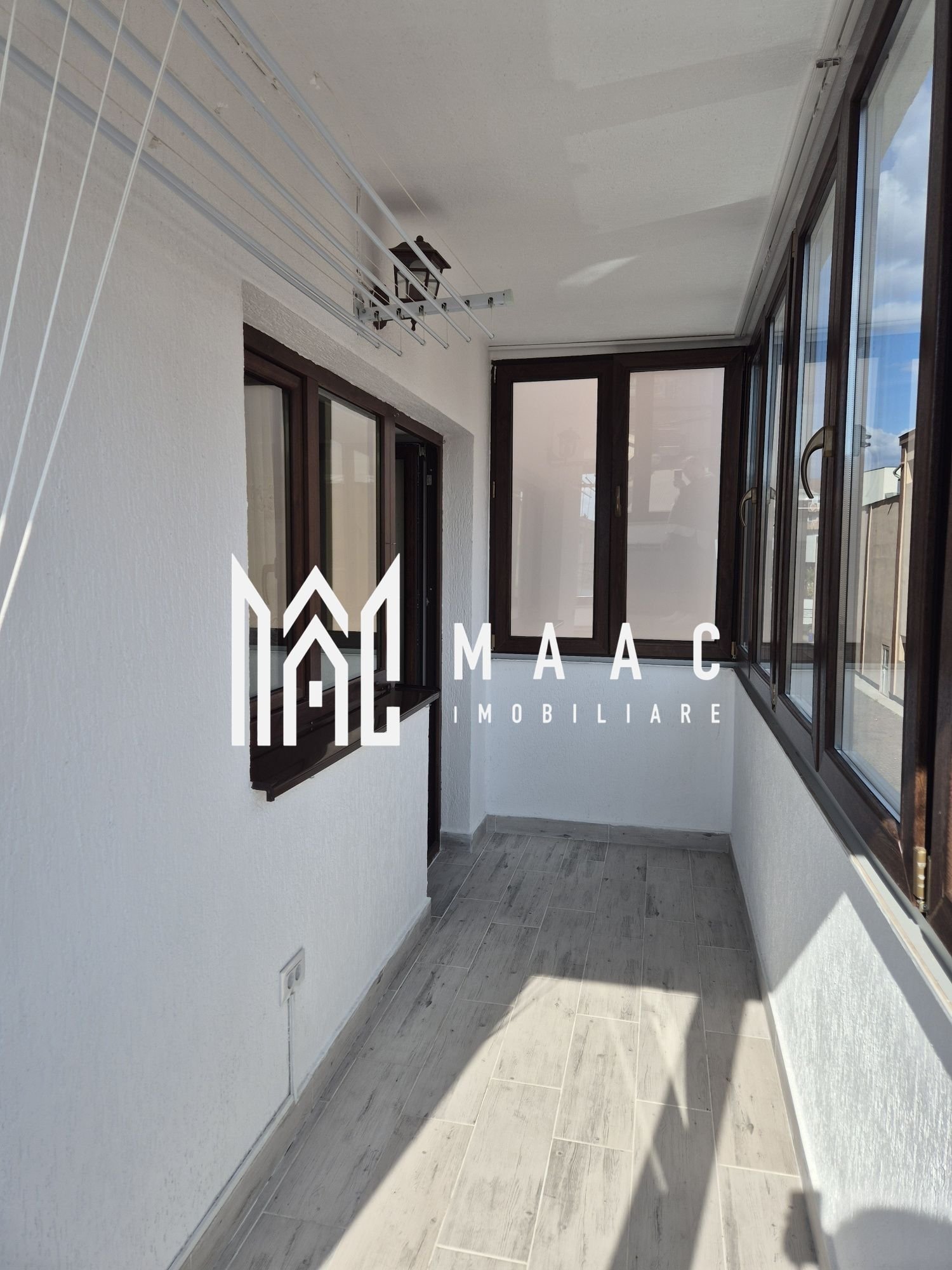 8a92f118950c49149ef3c4f28e1f4754 Apartament 3 camere de vânzare | Râmnicu Vâlcea, Central