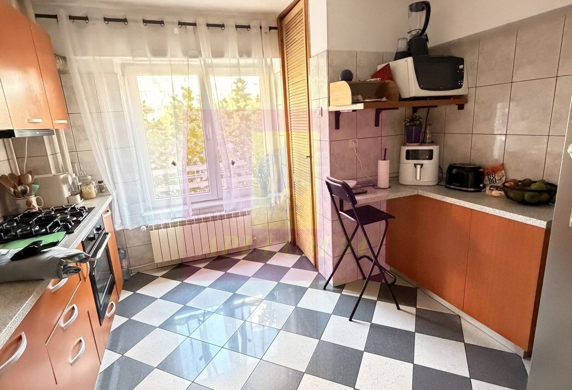 Apt 3 camere de vânzare – Calea Călărași,
