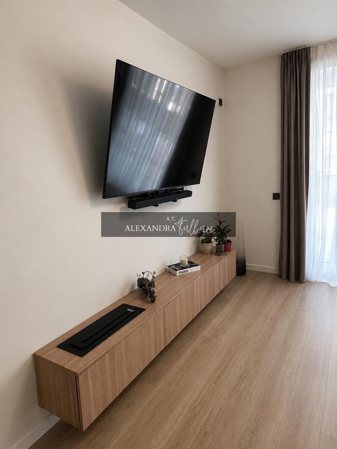 Apartament 3 camere, 2 bai, 75 mp, terasa 82 mp, garaj