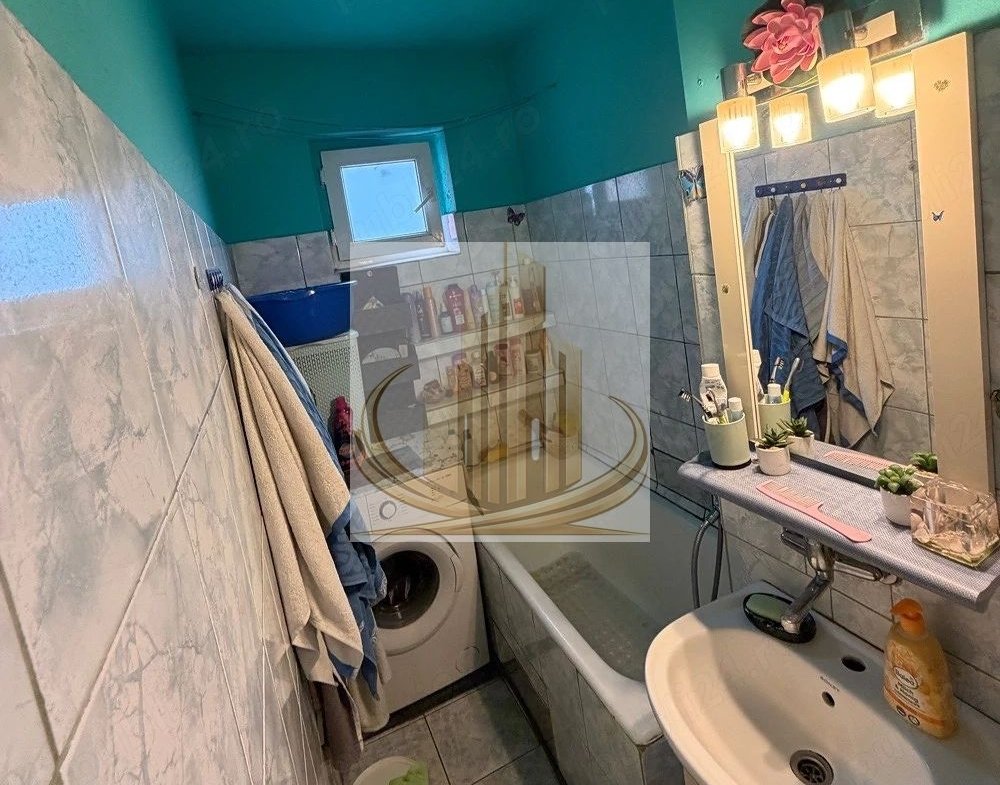 Apartament 3 camere, 50 mp utili + balcon 4 mp, etaj 3, Calea Șagului