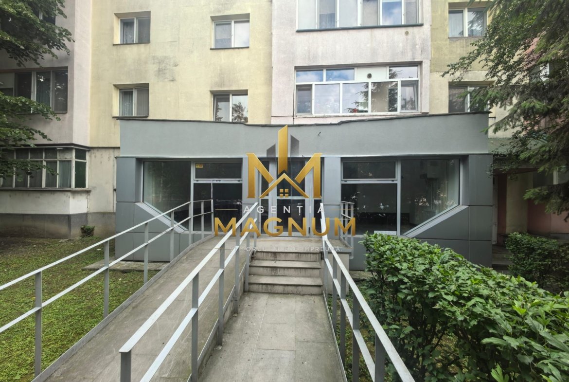 Spațiu comercial renovat, vitrină 10 m, bulevard principal, parter
