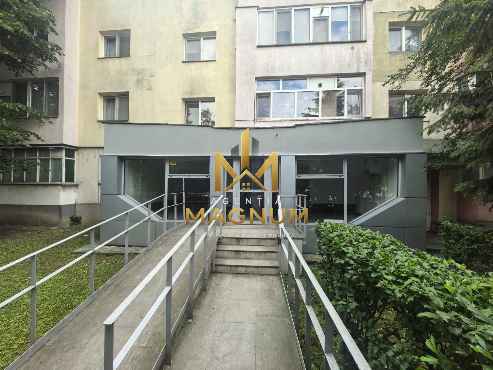 8b558d8d039d4f7792b93cf69c64c634 Spațiu comercial renovat, vitrină 10 m, bulevard principal, parter