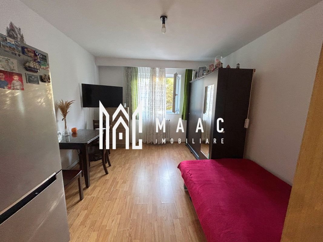 8c4a8d514ac5415d82e9a2b8e9337d43 Garsonieră de vânzare | Sibiu, Vasile Aaron | baie cu geam