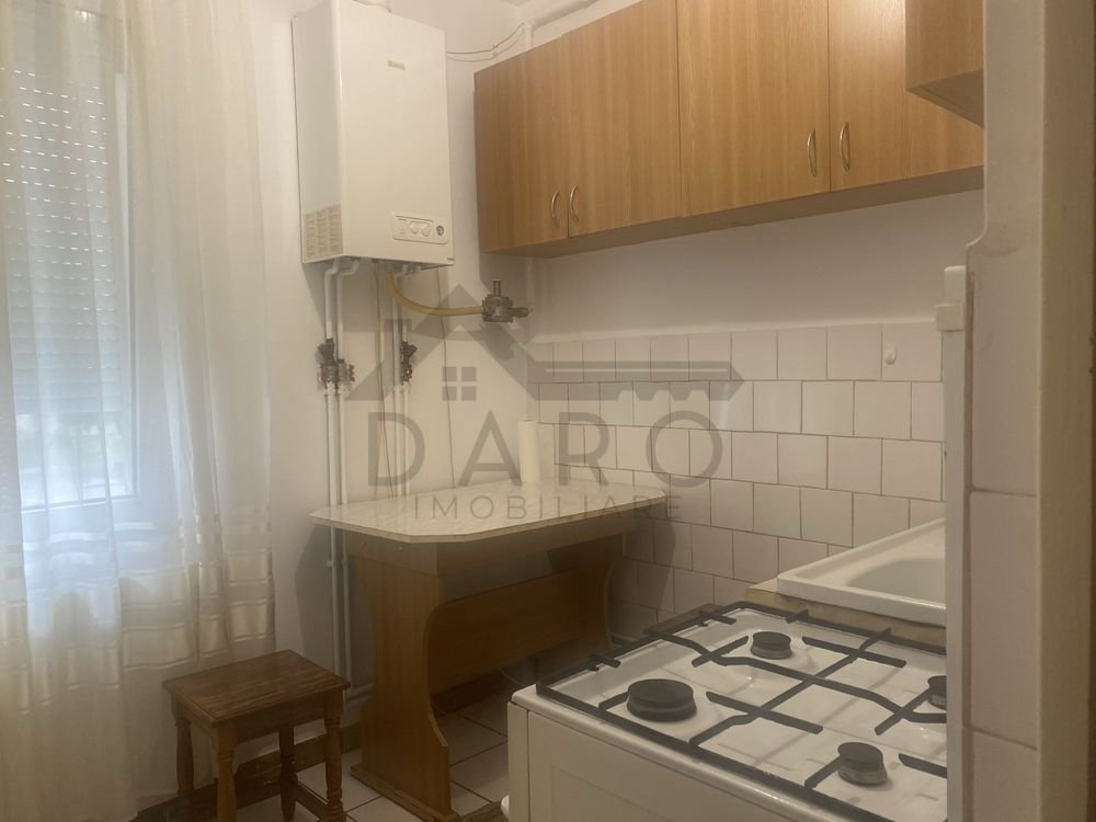 ofrrim spre inchirire  un apartament cu o camera, Strada Banat 3, ap 3