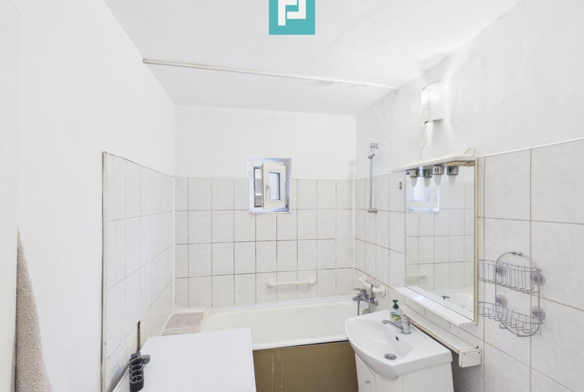 Apartament 3 camere ,68 mp, Str.Moldovei-Rogerius
