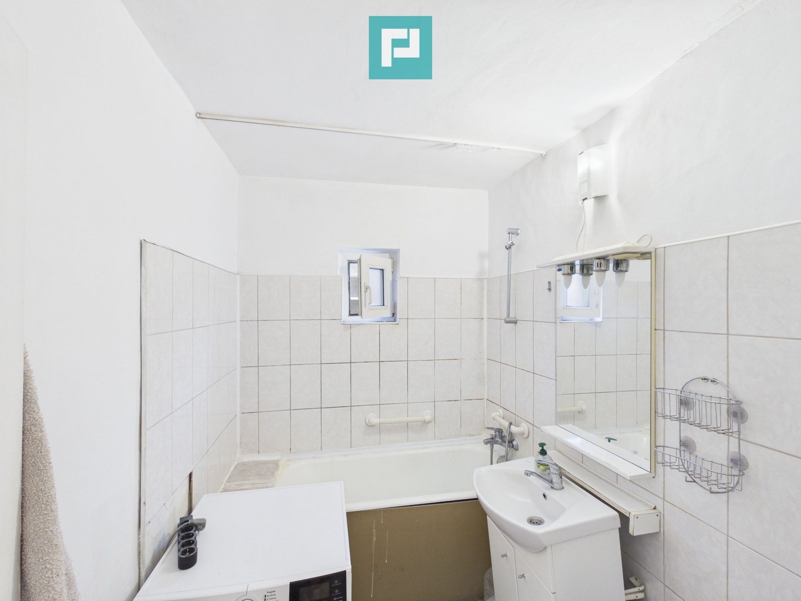 8c83e614abc141dd9690d14805dd1d8a Apartament 3 camere ,68 mp, Str.Moldovei-Rogerius