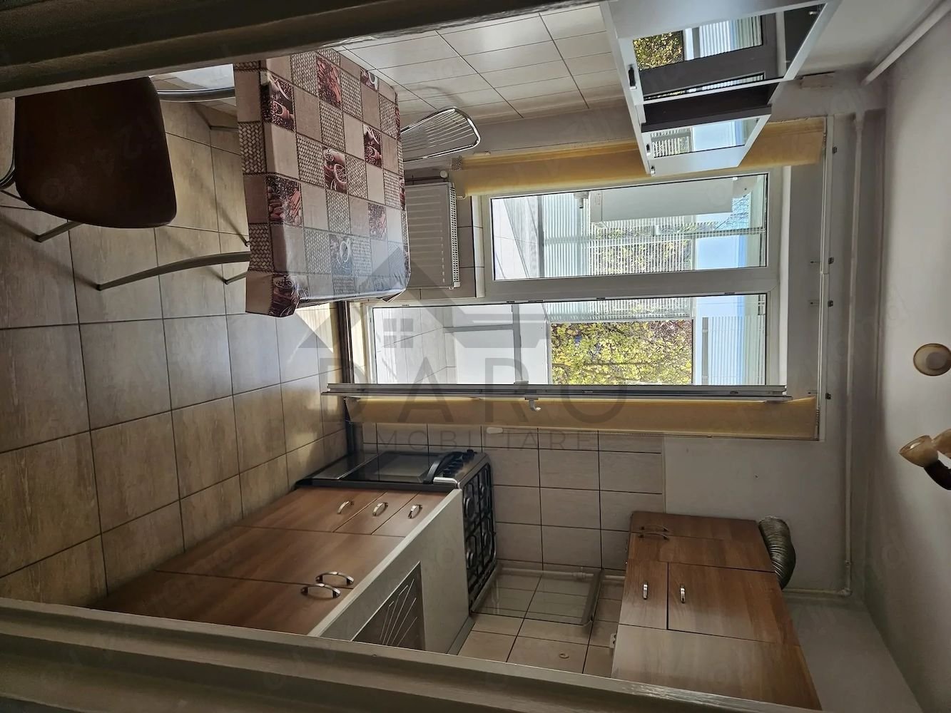 8d12dea88adc4feebd852fa1f99a1612 Vând ap. 2 camere Tudor-zona Pensiunea Europa, însorit, zona linistita+ Garaj