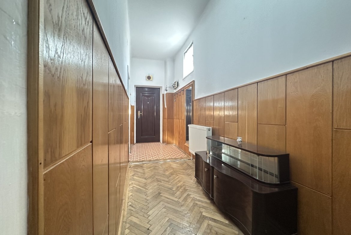 Apartament in casa spațios la doar 5-7 minute de Centrul Istoric