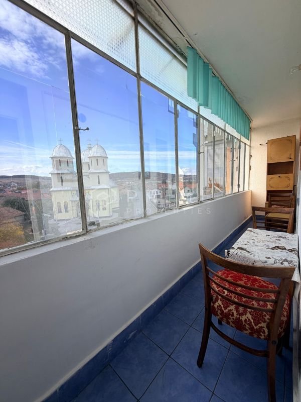 Apartament cu 3 Camere și 2 Băi  – Cartier Unirii – Zona Darina