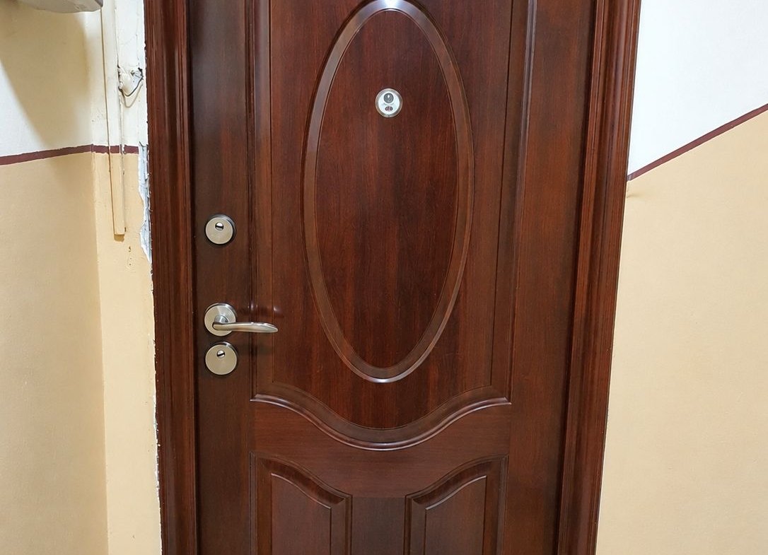 Apartament cu 3 camere decomandate, centrală proprie și logie |