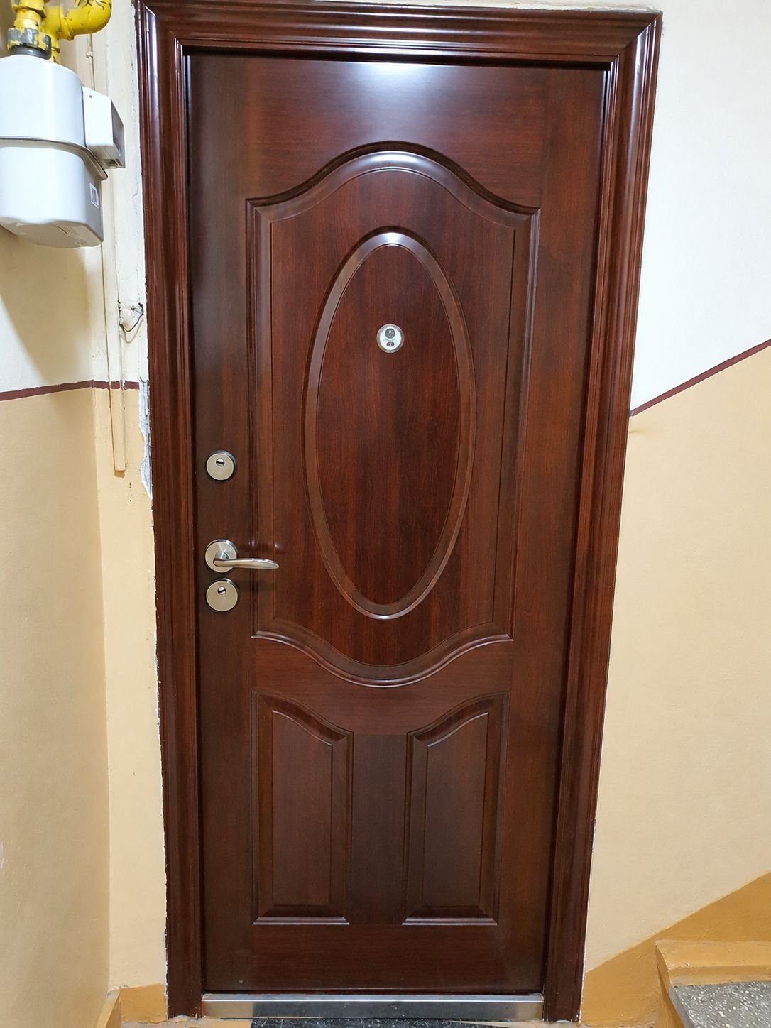 8e1d1efaf021476a9baf1ce58339ab24 Apartament cu 3 camere decomandate, centrală proprie și logie |