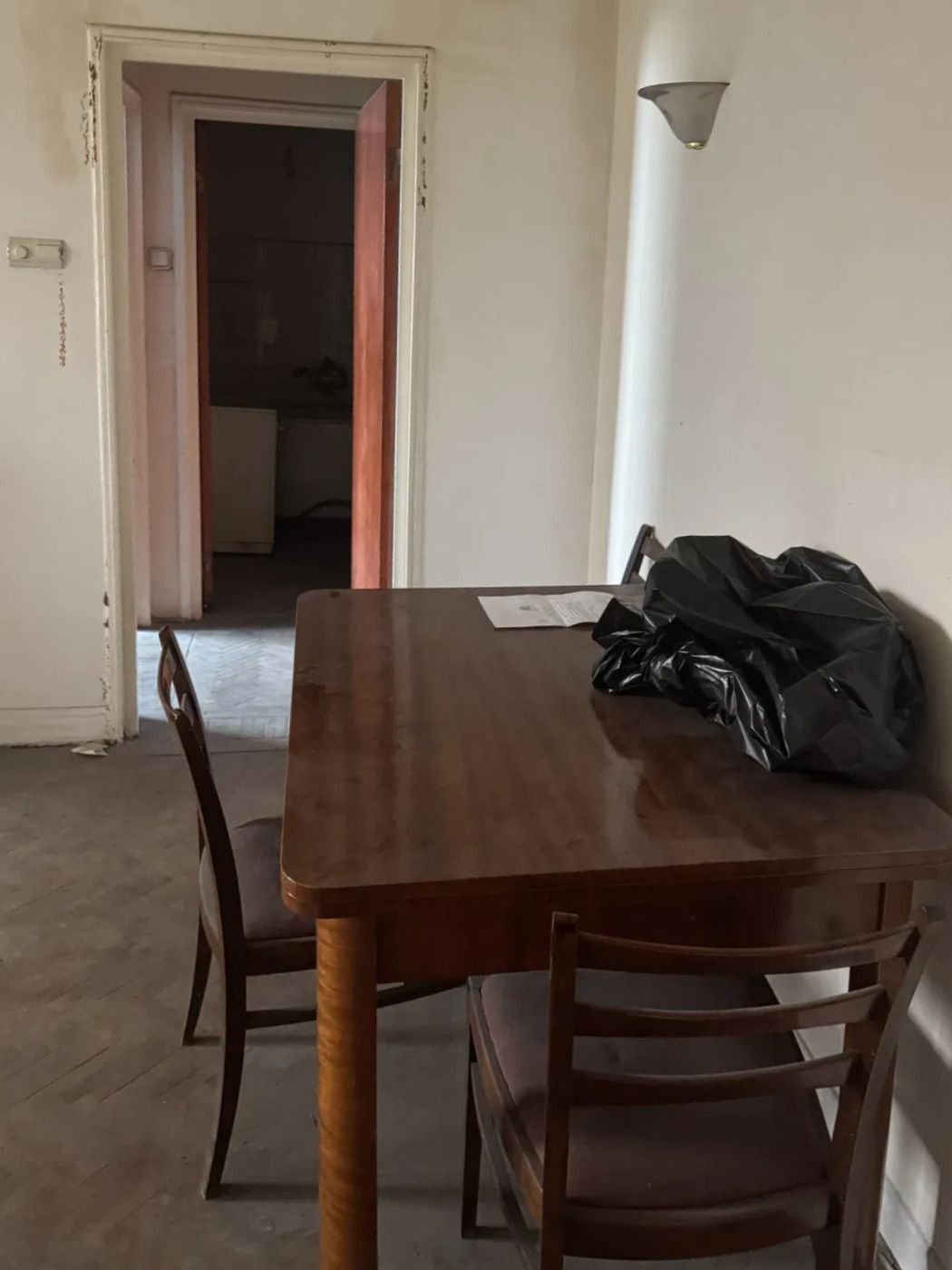 8e297d80c8484f068e60a9ca382cf058 Apertament 2 camere disponibil pentru renovare totala zona Victoriei Garii