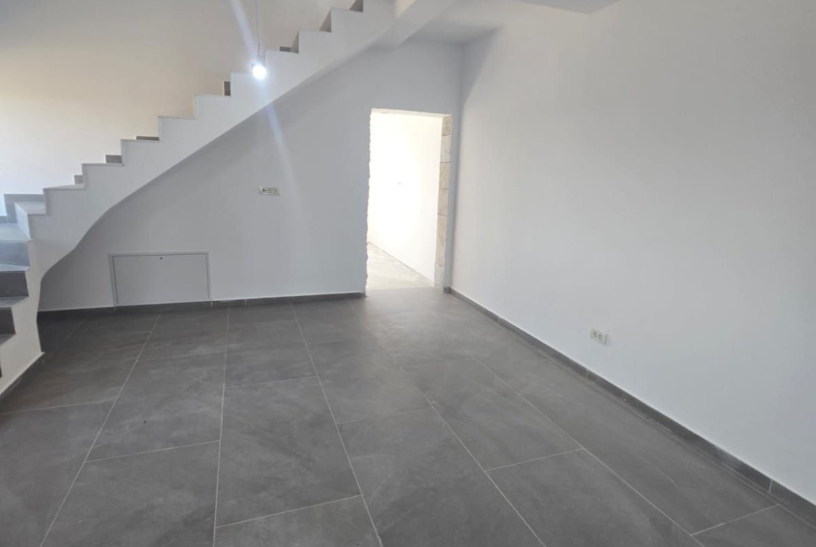 Duplex cu 4 camere, terasă și logie | Timișoara, Plopi | 172.000 €