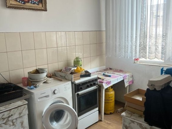 Garsonieră 25,2 mp Etaj 3 Bucătărie separată ,Strada Polonă