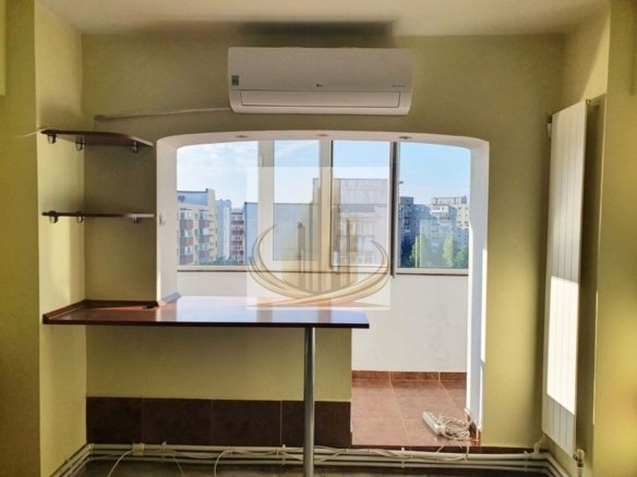 Apartament 2 camere semidecomandat cu parcare de resedinta