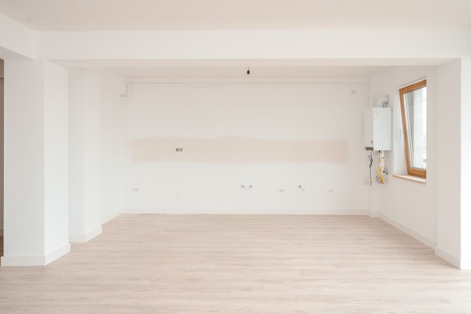 8eb5595e1d8a49f79b0aeb47b305cfd7 Titan- 1 Decembrie /Bloc boutigue- living generos