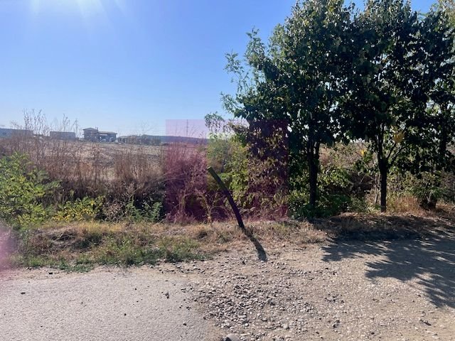 Teren Cornetu Strada Magnoliei- Pinului.