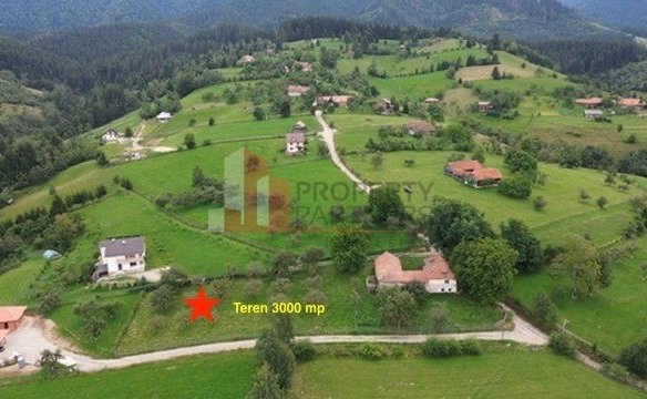 Teren intravilan 3.000 mp cu casă tradițională – Bran, sat Poarta
