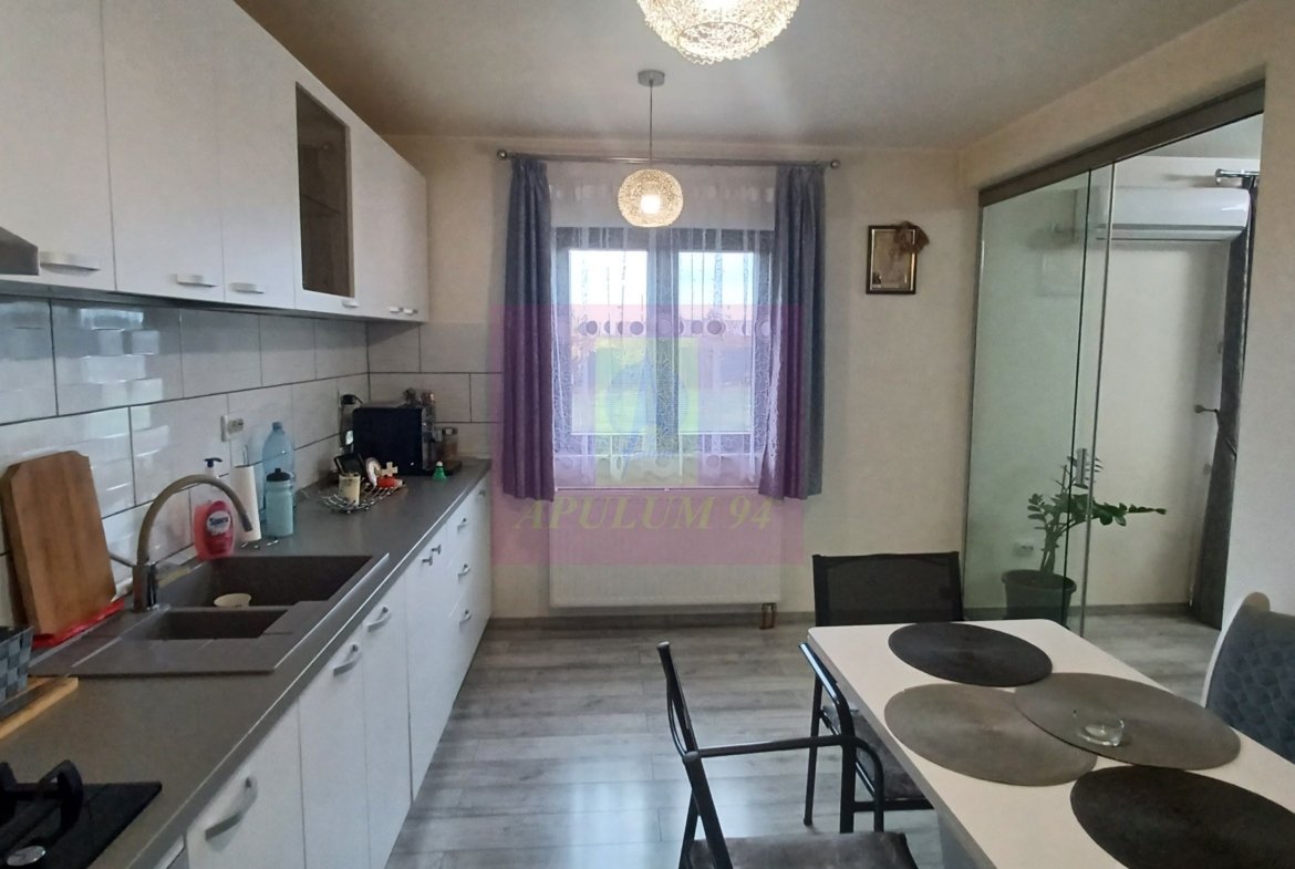 Sabareni, casa parter 145 mp, curte 1000 mp, mobilata, utilata
