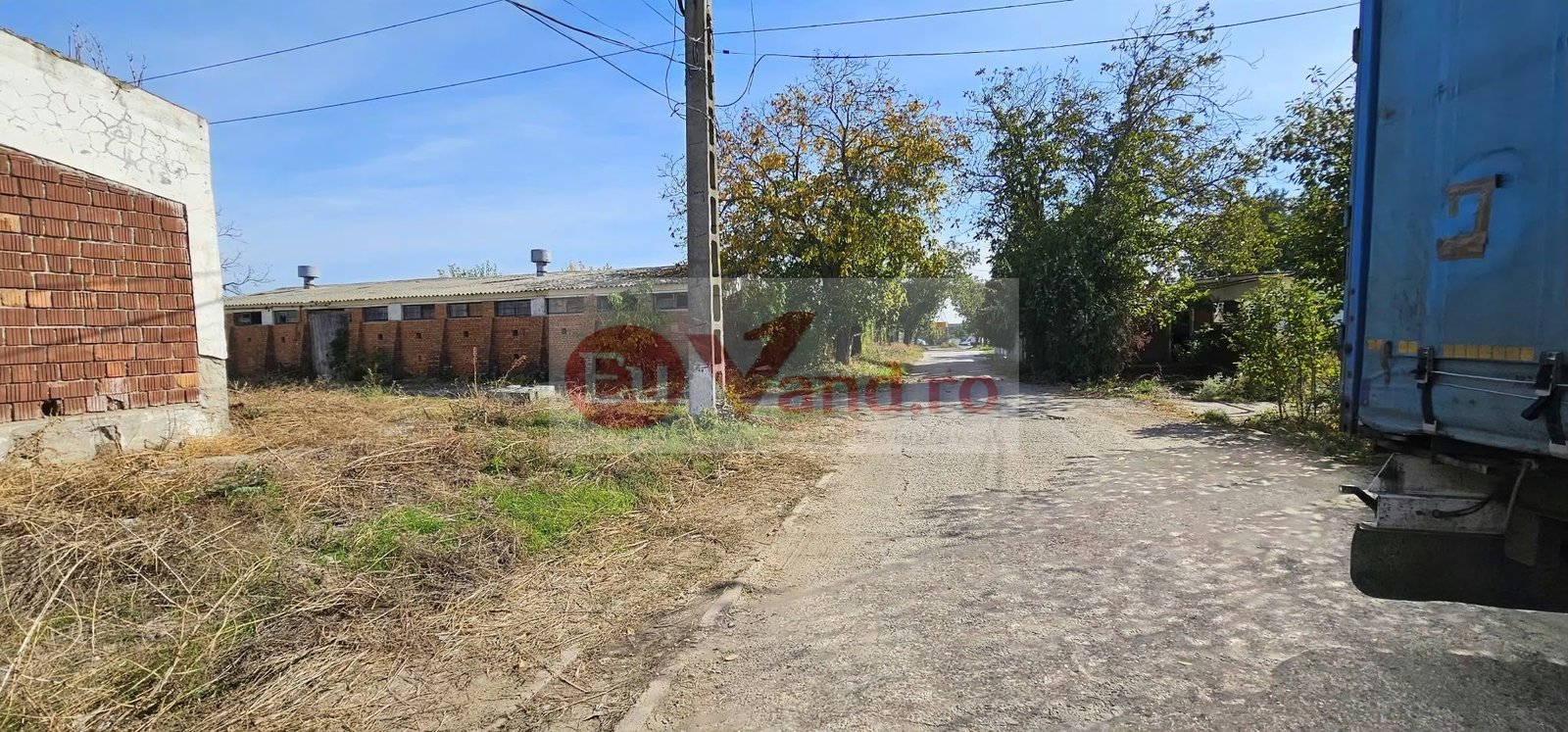 91c296de1bbf49cb955540037104e6ee HALA INDUSTRIALA DE VANZARE, VANATORI, DN26, TEREN 3.500 MP – PRET 249.000E