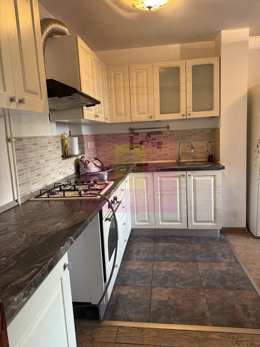 Apt 3 camere, finisat si  mobilat -Mega Mall