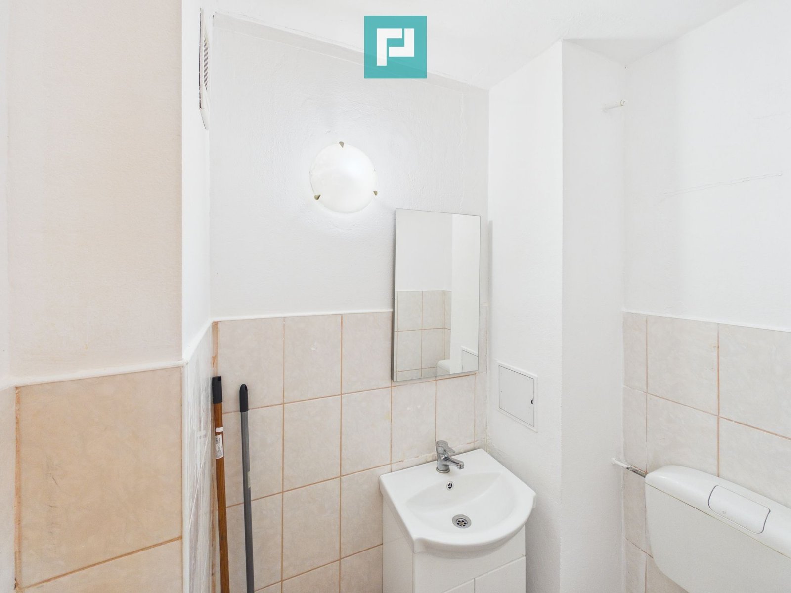 940c29f5efb94d48ba0f6cb7b61efbed Apartament 3 camere ,68 mp, Str.Moldovei-Rogerius