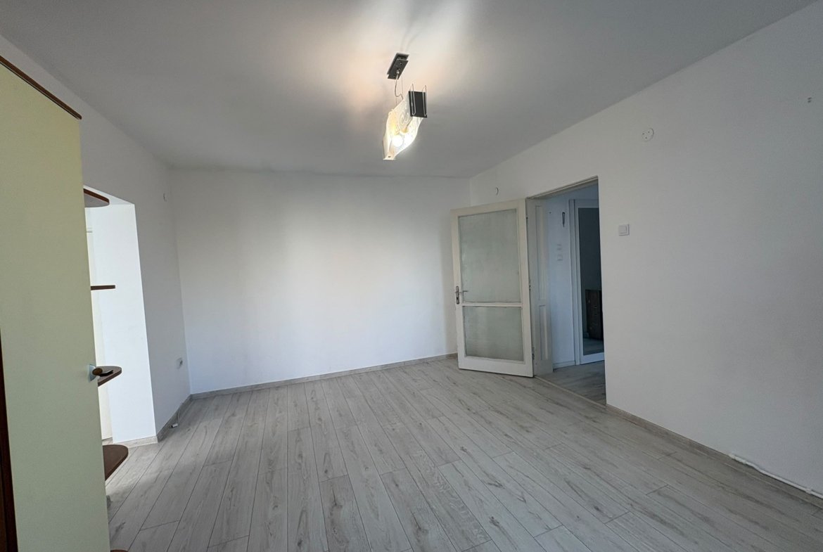 Apartament de vanzare cu doua camere Octavian Goga