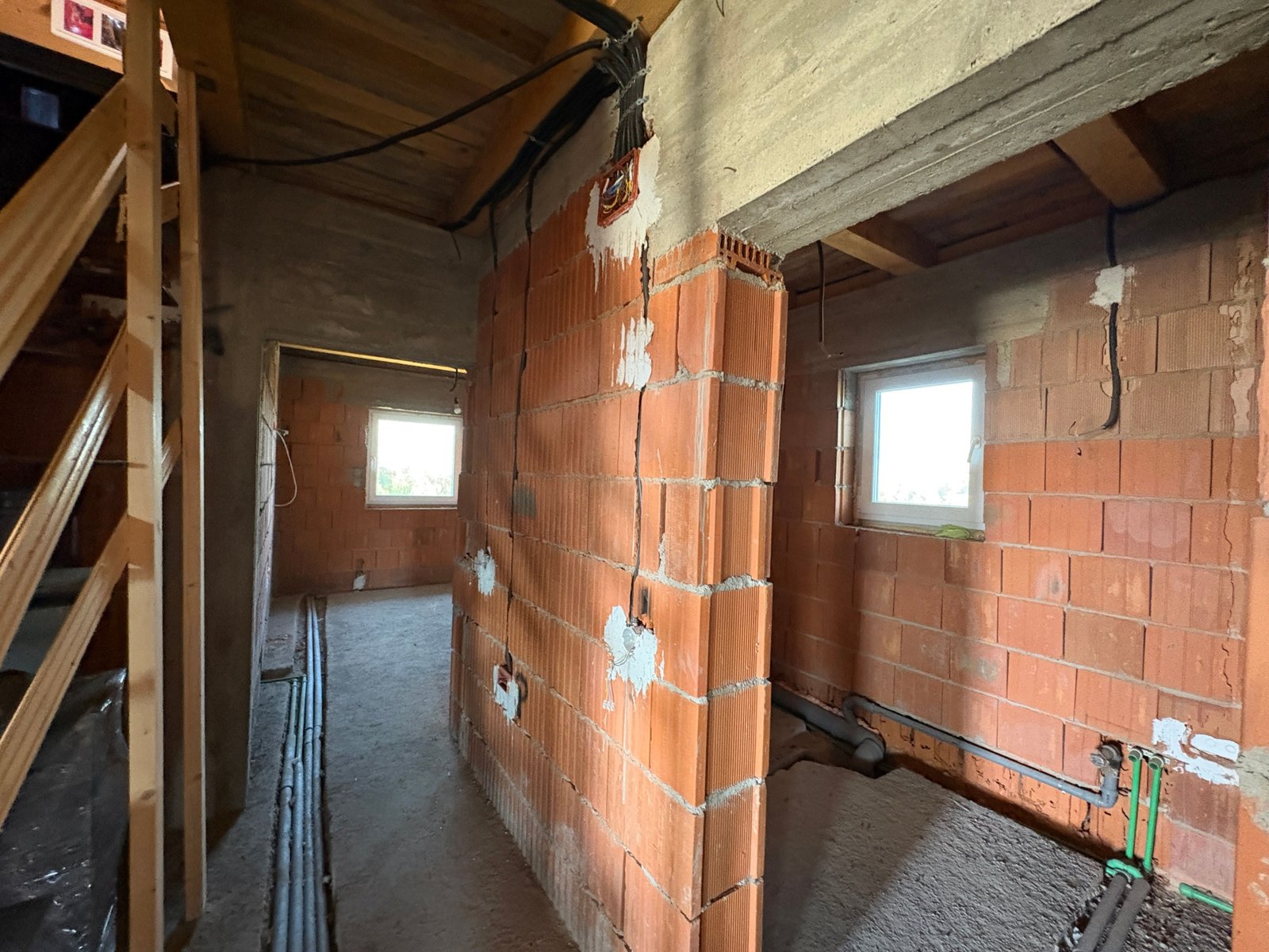 94e70f92880a4268af0a07bd0d244564 Casa moderna de vanzare in Prejmer – La Stejari